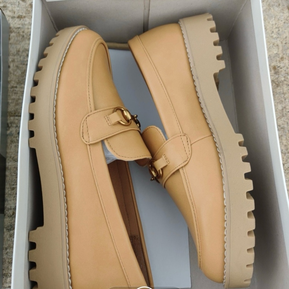 Target A New Day Beige Danica Loafers Size 8.5M Like New